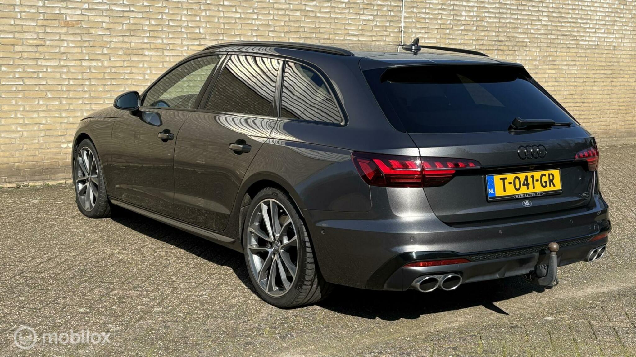 Audi-S4-9